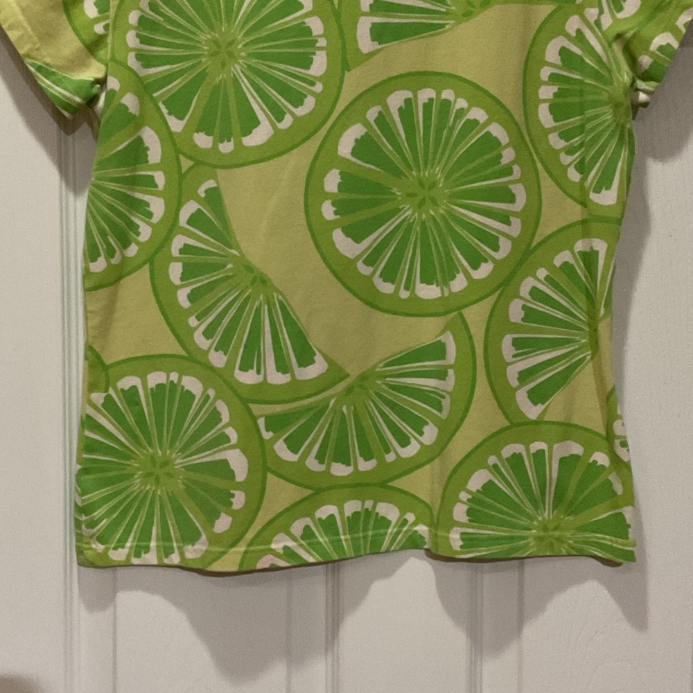 Green lime slices pattern vneck T-shirt - Picture 6 of 8